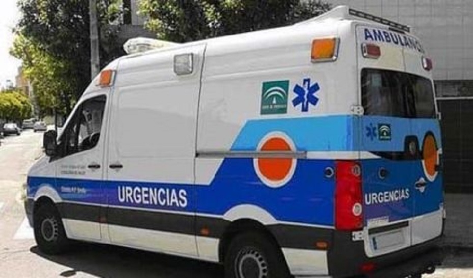 Dos varones trasladados al hospital tras registrarse un incendio en un piso de Huelva